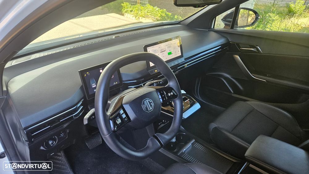 MG MG4 64 kWh Luxury - 13