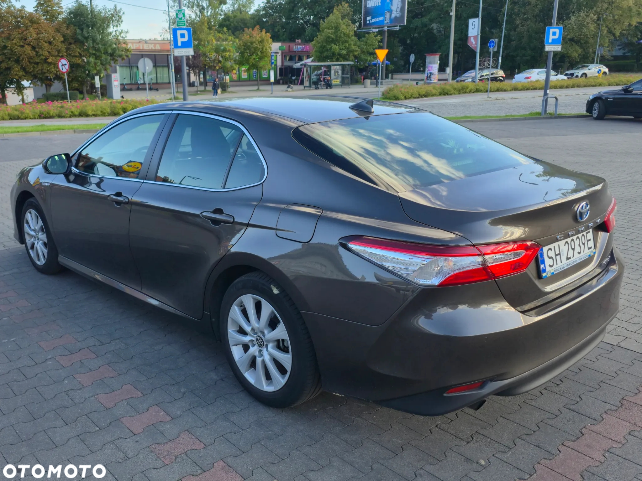 Toyota Camry 2.5 Hybrid Comfort CVT - 2
