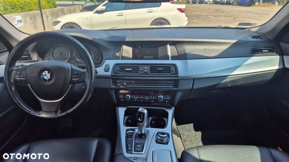 BMW Seria 5 520d xDrive - 10