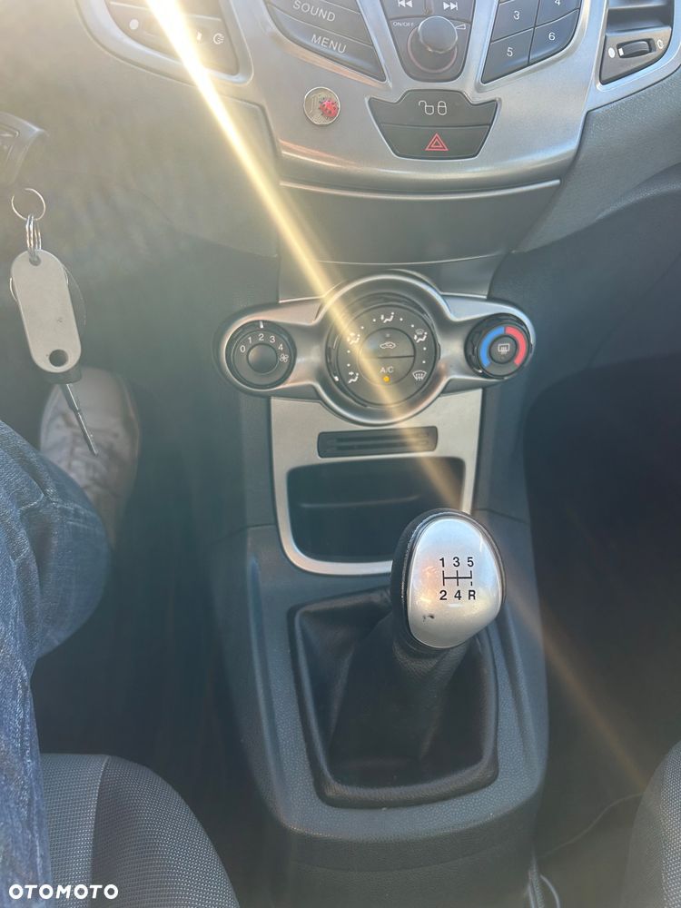 Ford Fiesta 1.25 Platinium X - 19