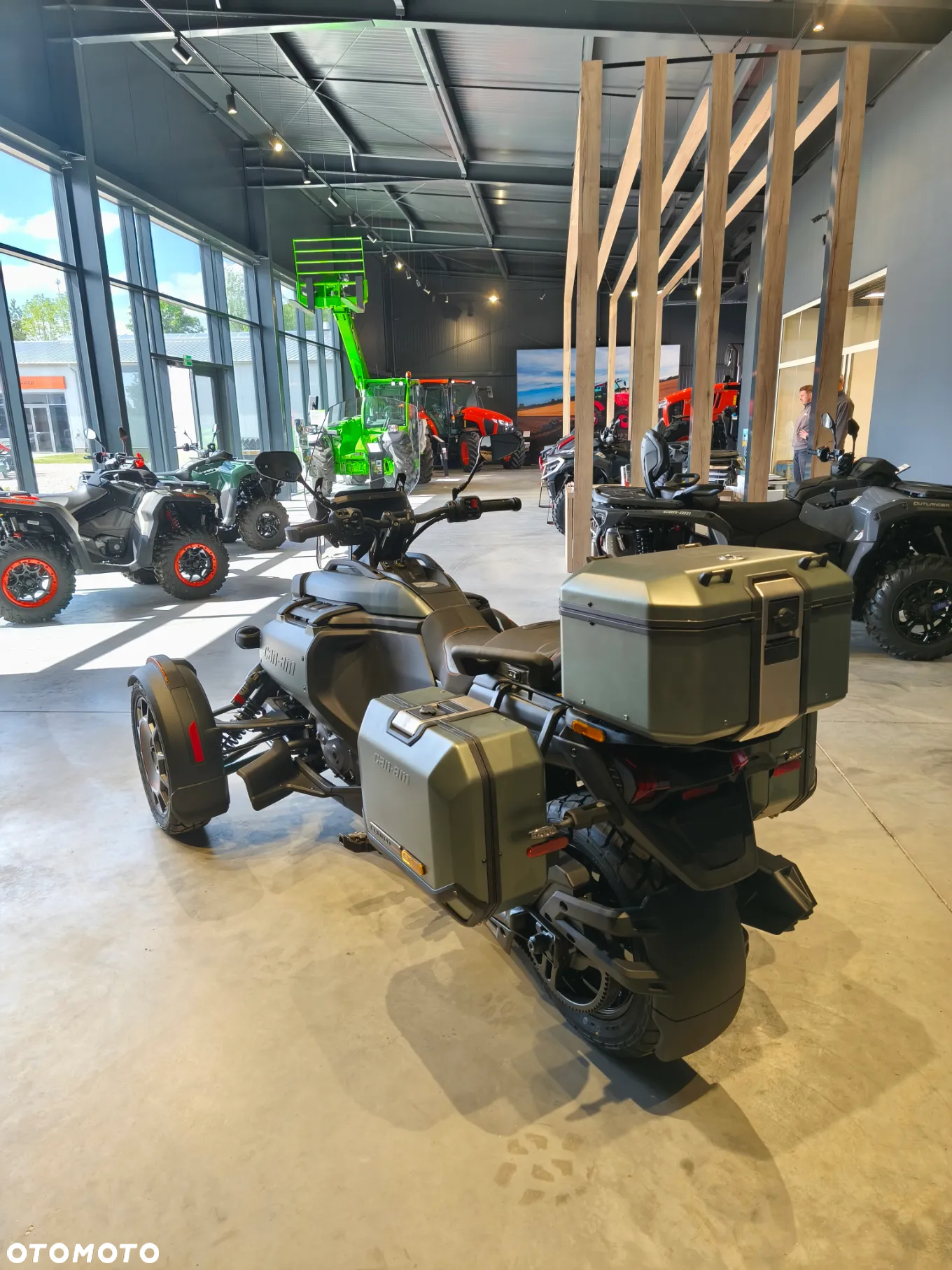 Can-Am Inny - 3