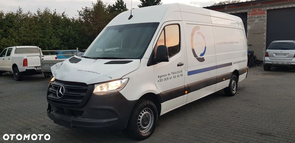 Mercedes-Benz Sprinter - 4
