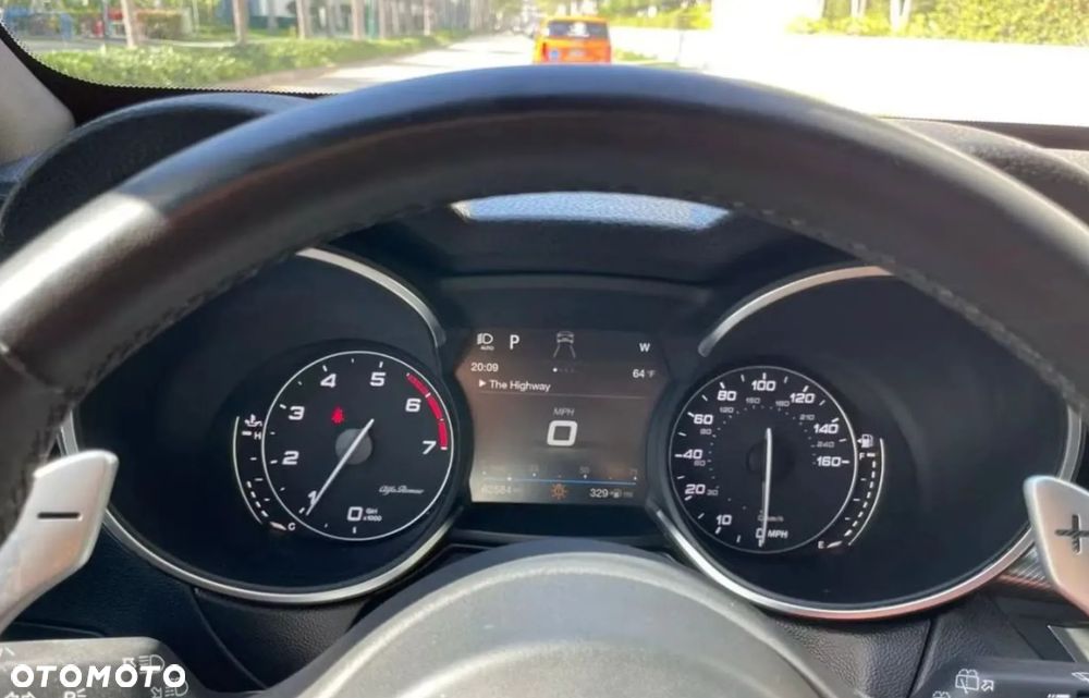 Alfa Romeo Stelvio - 17