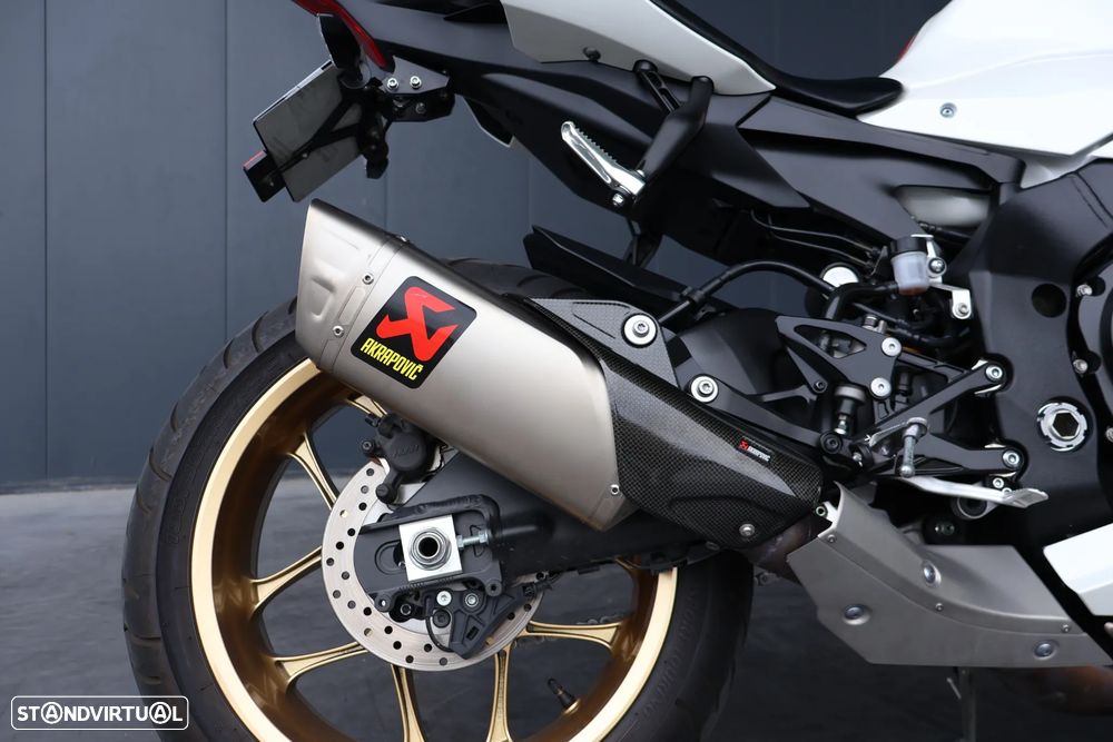 Yamaha R 1 60º Aniversário - 9