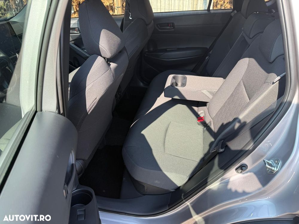 Toyota Corolla Cross - 11