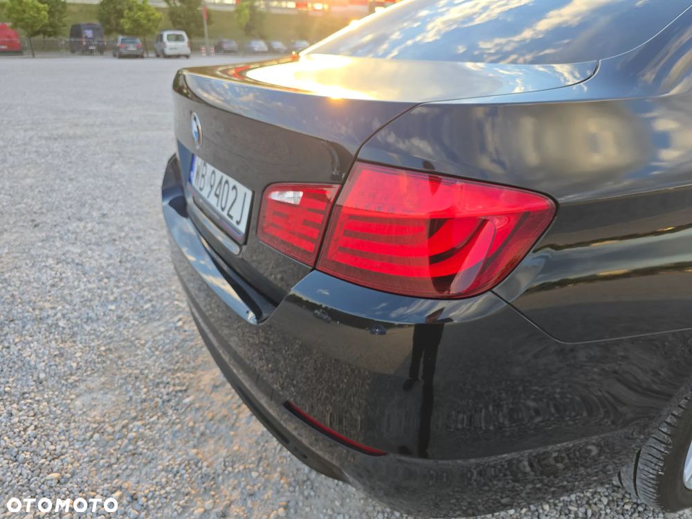 BMW Seria 5 525d xDrive Sport-Aut - 28