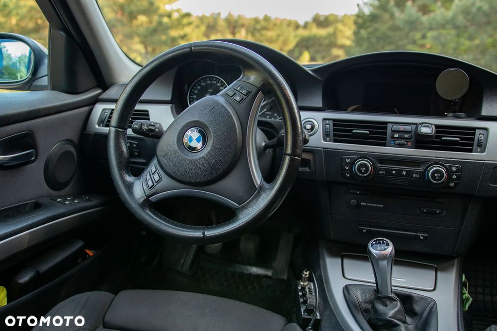 BMW Seria 3 320d - 15