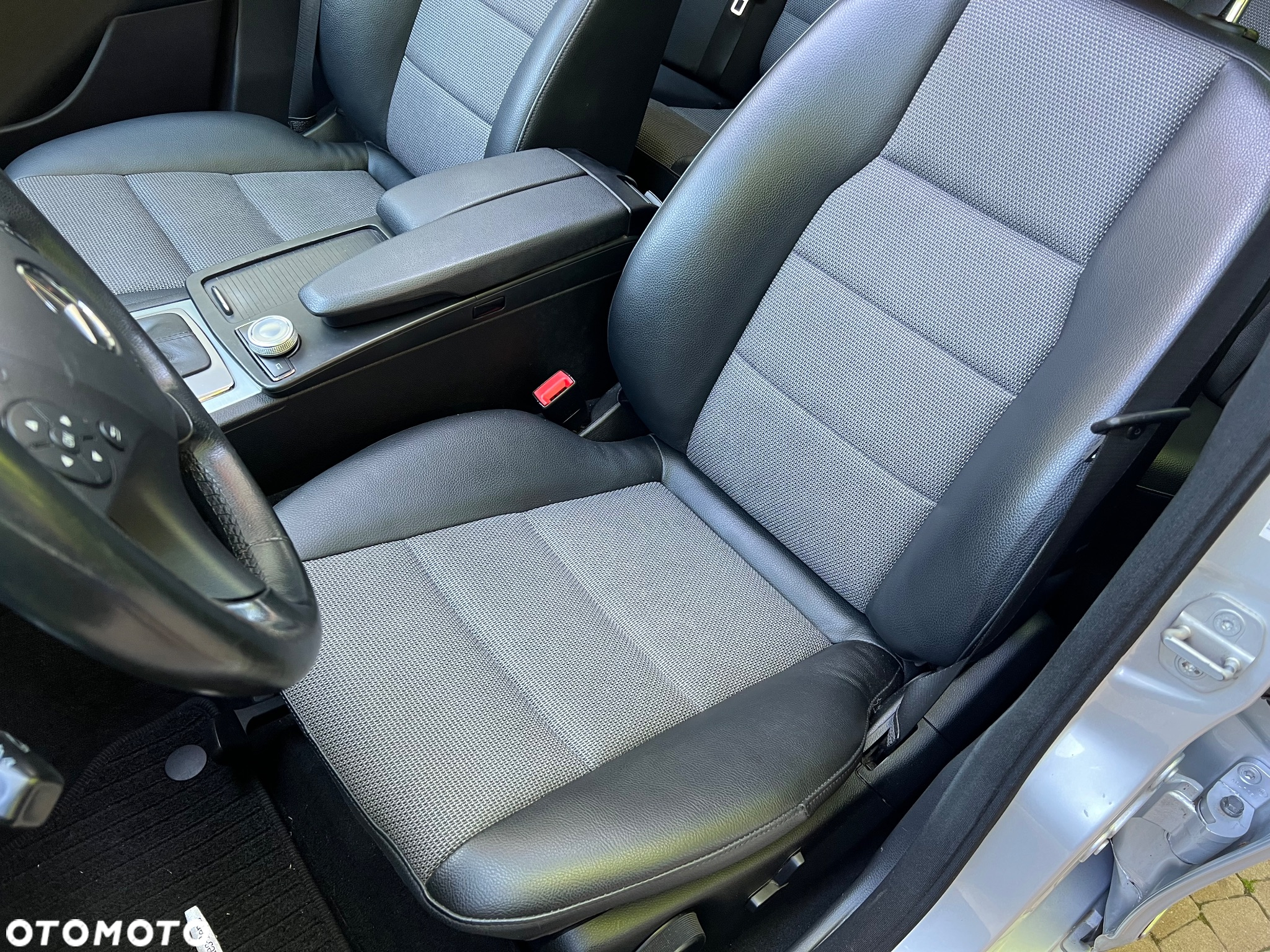 Mercedes-Benz Klasa C 180 T BlueEFFICIENCY 7G-TRONIC Elegance - 19