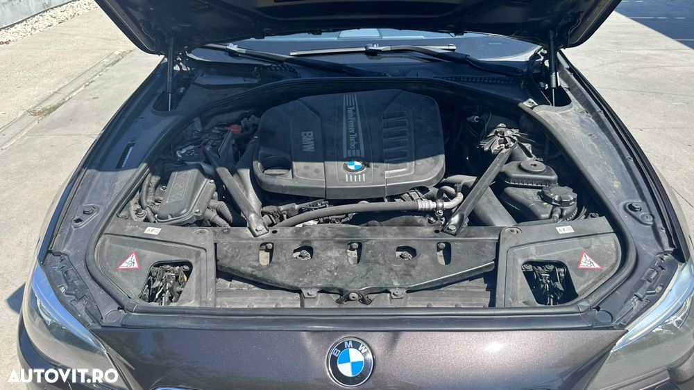 BMW Seria 5 530d xDrive - 7