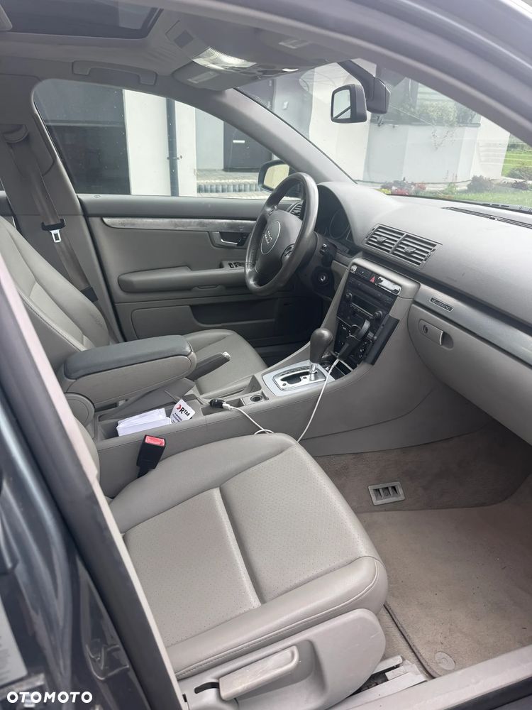 Audi A4 Limousine - 5