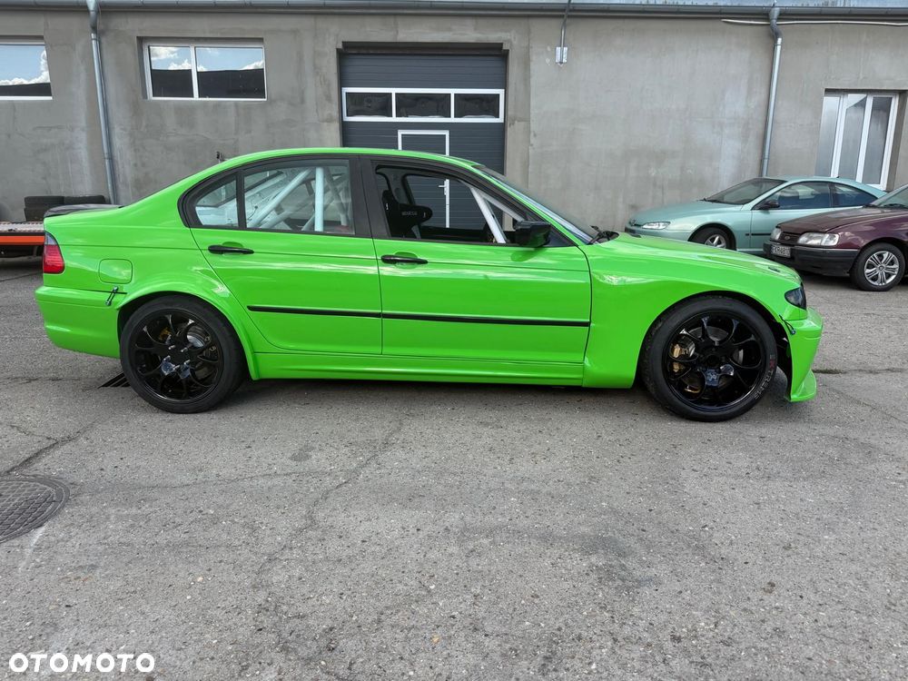 BMW Seria 3 330i - 6
