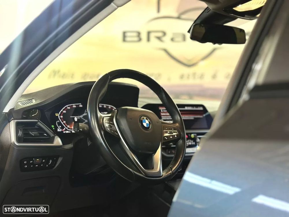 BMW 318 d Touring Aut. Advantage - 21