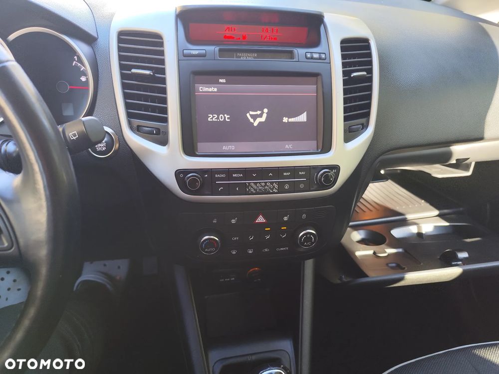 Kia Venga - 25