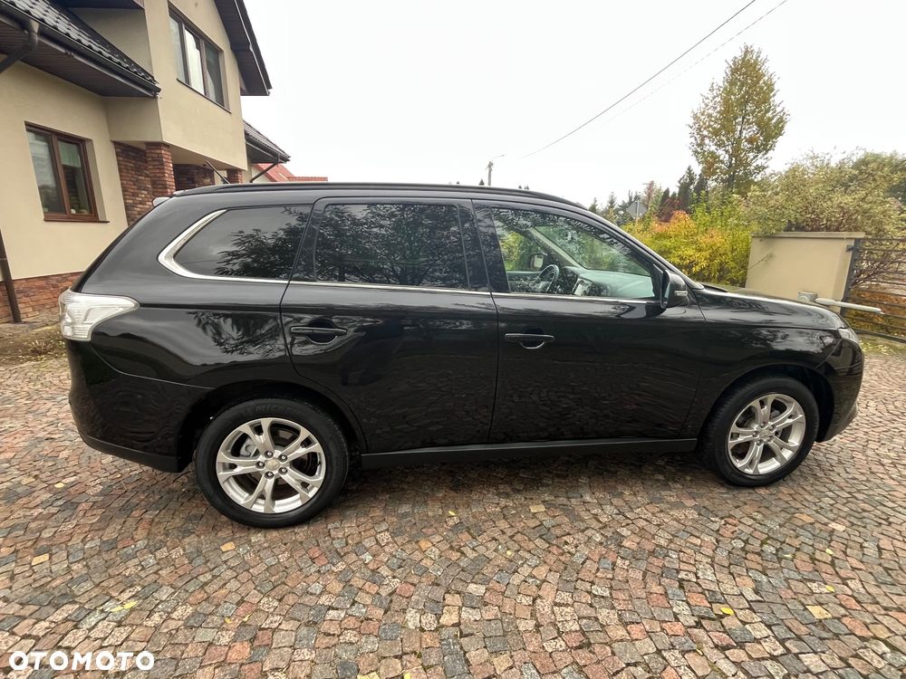 Mitsubishi Outlander 2.0 Intense + - 12
