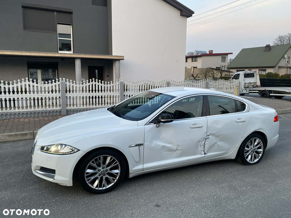 Jaguar XF 3.0 V6 D Luxury - 31