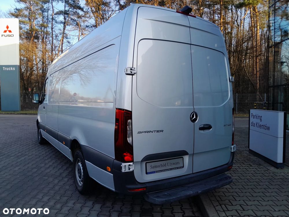 Mercedes-Benz Sprinter - 4