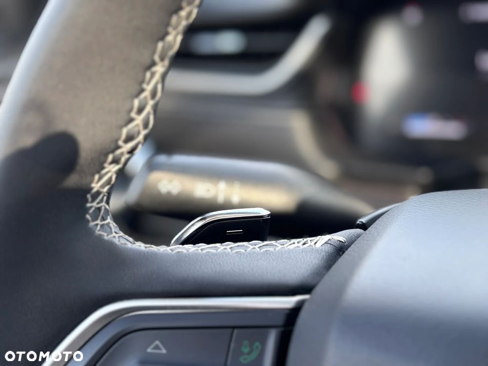 Jeep Grand Cherokee - 28