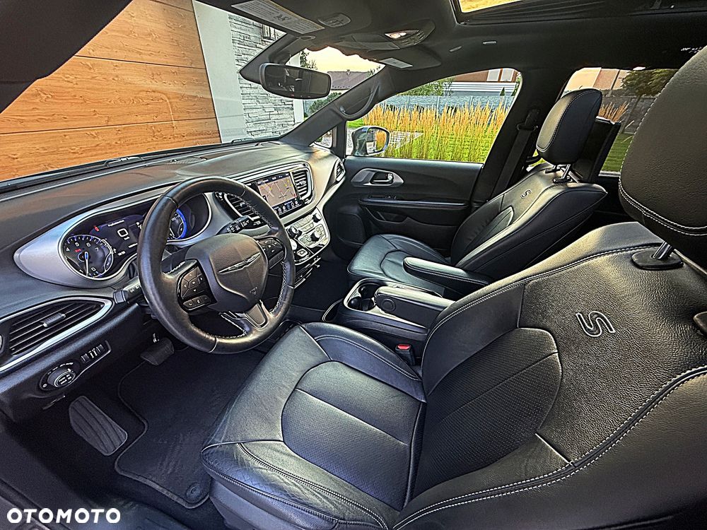 Chrysler Pacifica - 11