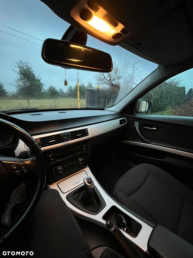 BMW Seria 3 320d Efficient Dynamics - 14