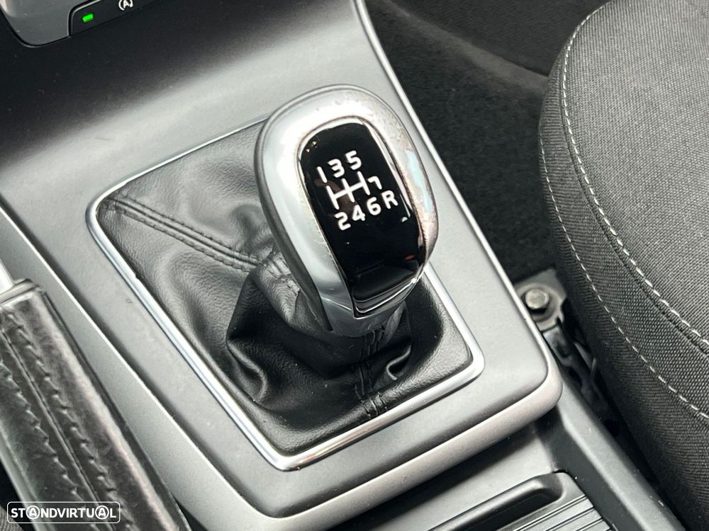 Volvo V40 2.0 D2 Kinetic - 13