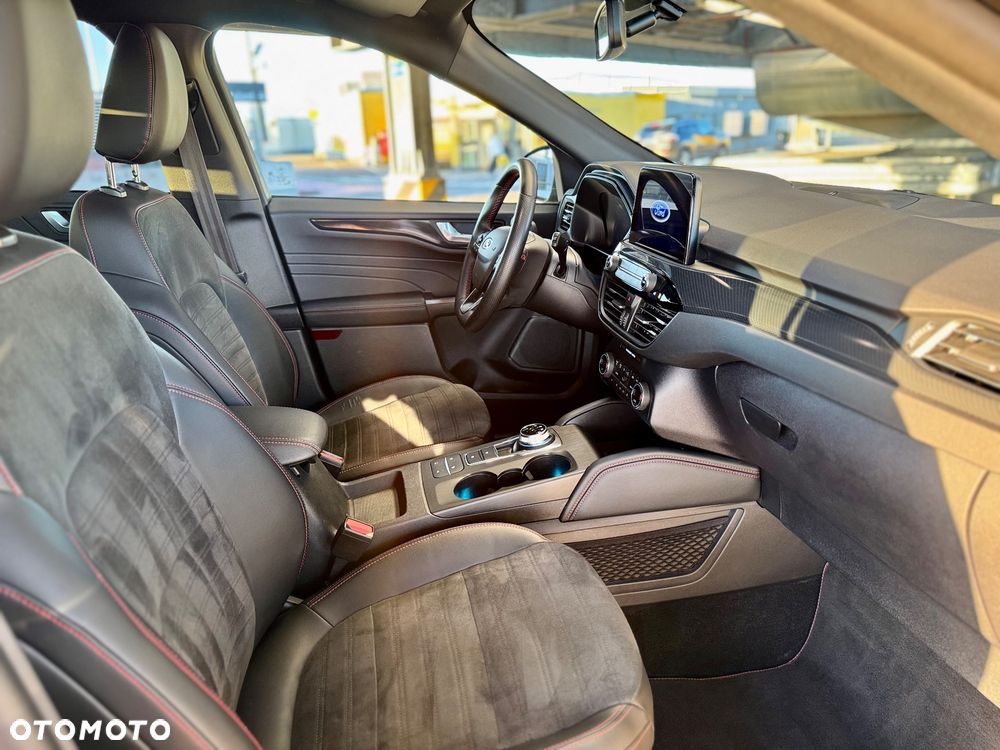 Ford Kuga 2.5 FHEV AWD ST-Line X - 31