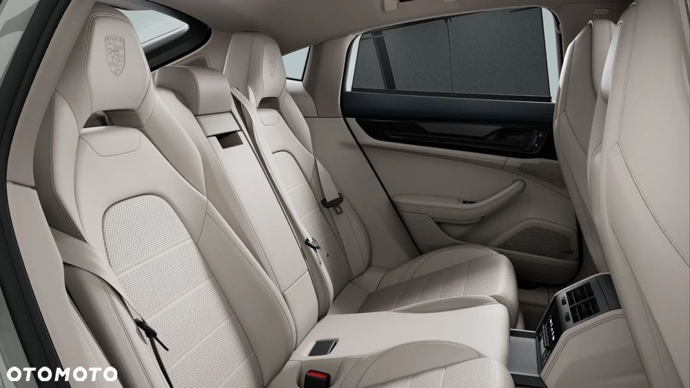 Porsche Panamera 4S E-Hybrid PHEV - 9