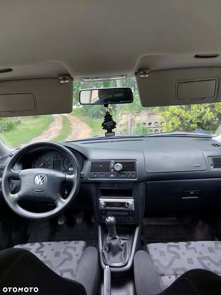 Volkswagen Golf - 8