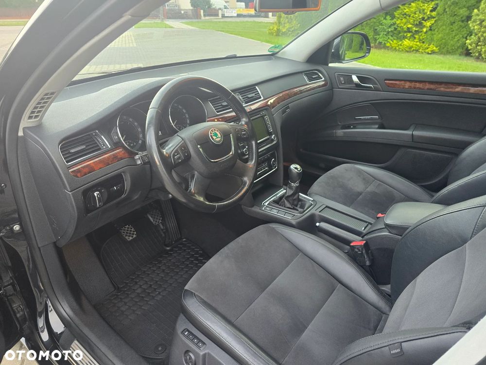 Skoda Superb 2.0 TDI 4x4 Elegance - 29