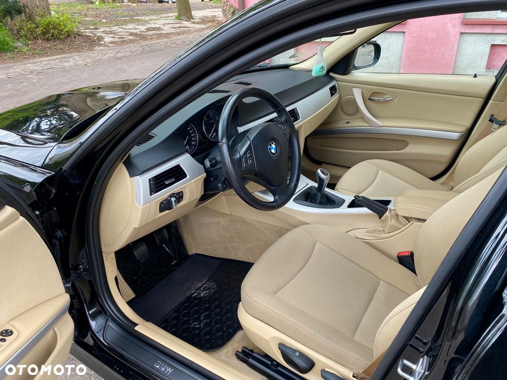 BMW Seria 3 320d - 16