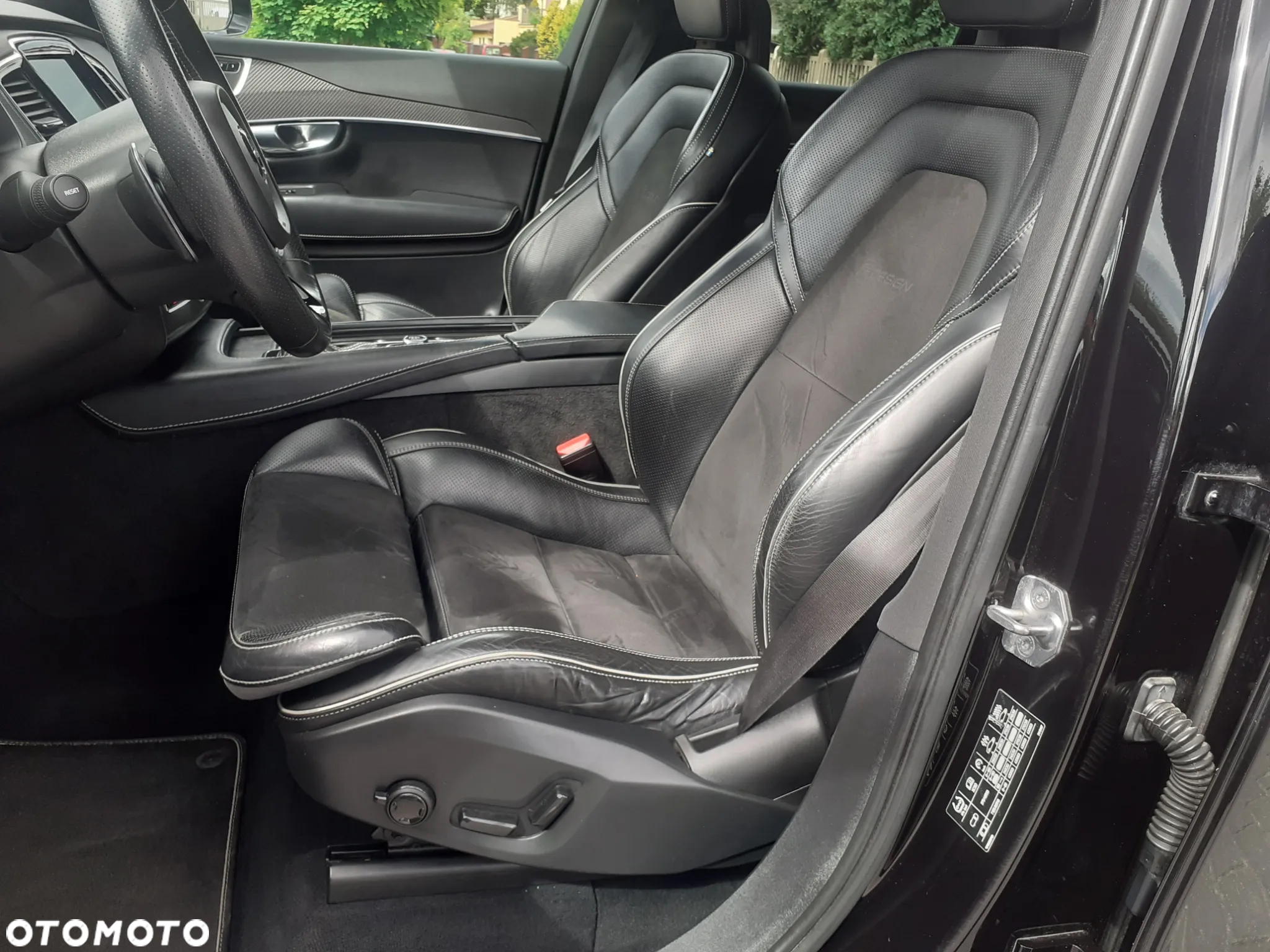 Volvo XC 90 D4 FWD R-Design 7os - 21