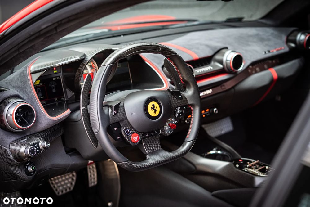Ferrari 812 Superfast - 14
