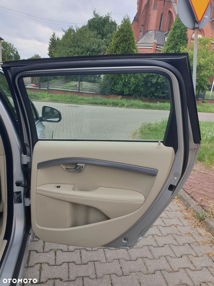 Volvo V70 D4 Geartronic Linje Svart - 33