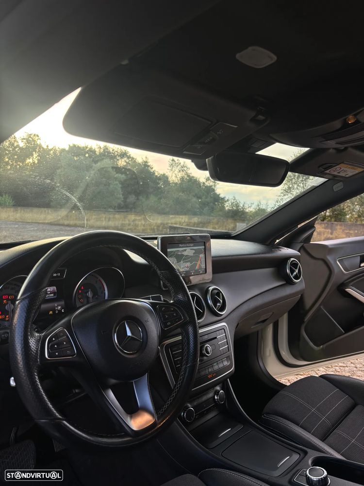 Mercedes-Benz CLA 180 d 7G-DCT Urban - 13
