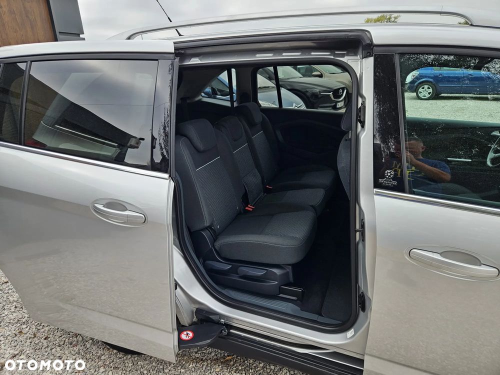 Ford Grand C-MAX 1.6 Ti-VCT Champions Edition - 16
