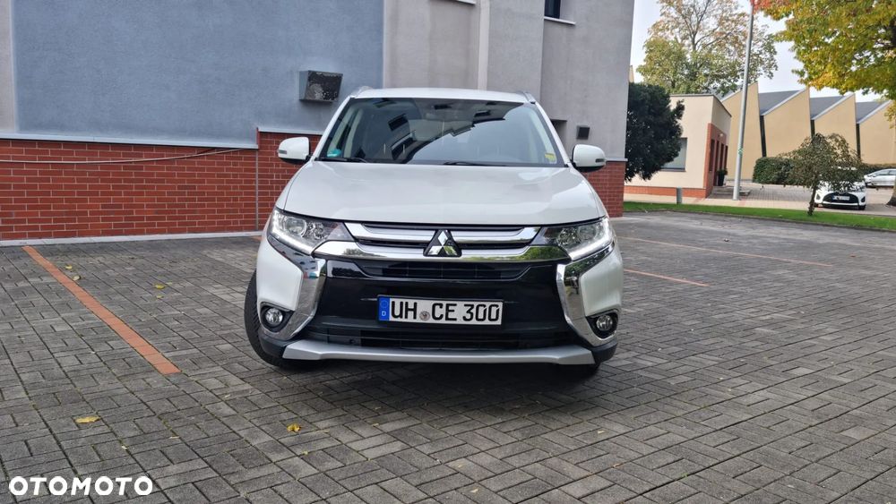 Mitsubishi Outlander 2.0 Invite + 2WD - 9