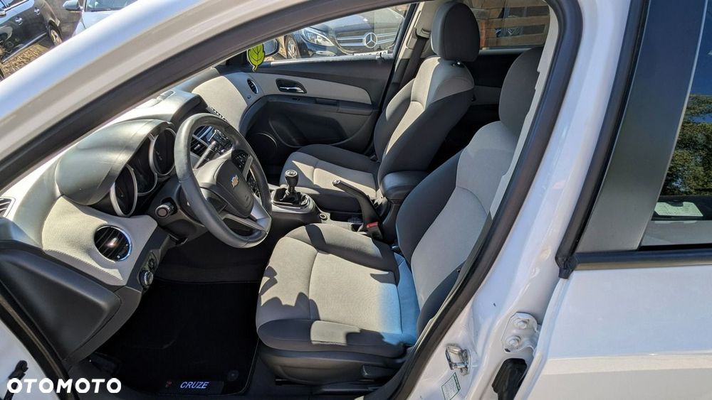 Chevrolet Cruze - 13