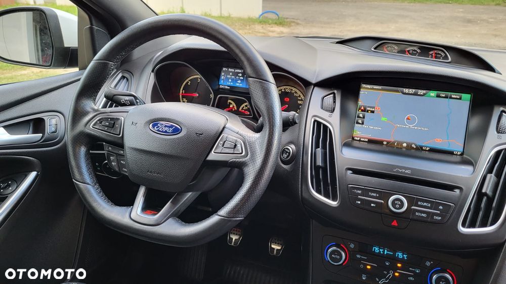 Ford Focus 2.0 TDCi ST - 36