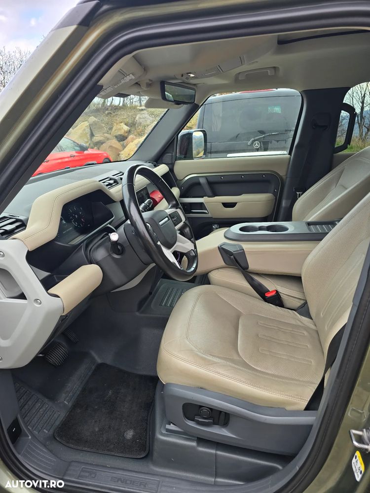 Land Rover Defender - 17