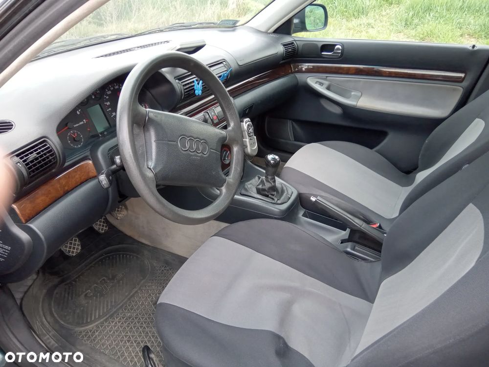 Audi A4 Limousine 1.8 - 8