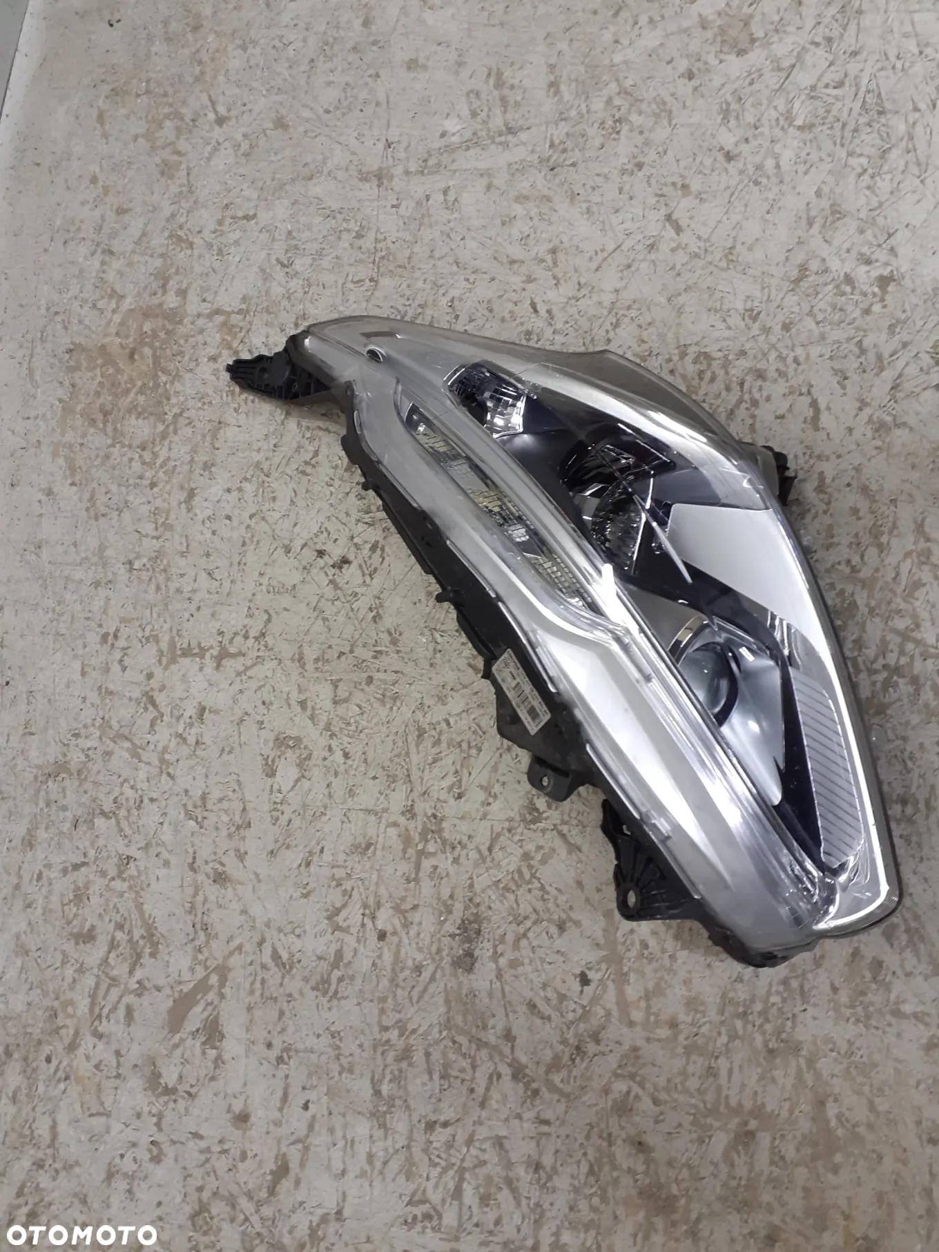 LAMPA PRZEDNIA PRZÓD LEWA PEUGEOT 208 LIFT 2015-2019R 9810805780 - 2
