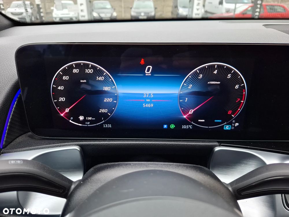 Mercedes-Benz GLB 250 4-Matic AMG Line 8G-DCT - 31