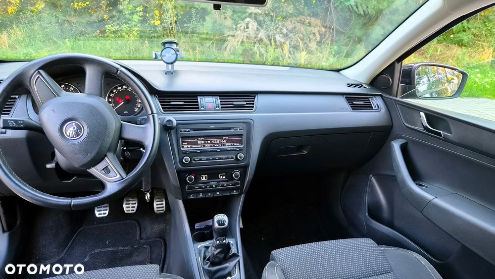 Skoda RAPID 1.2 TSI Ambition - 35