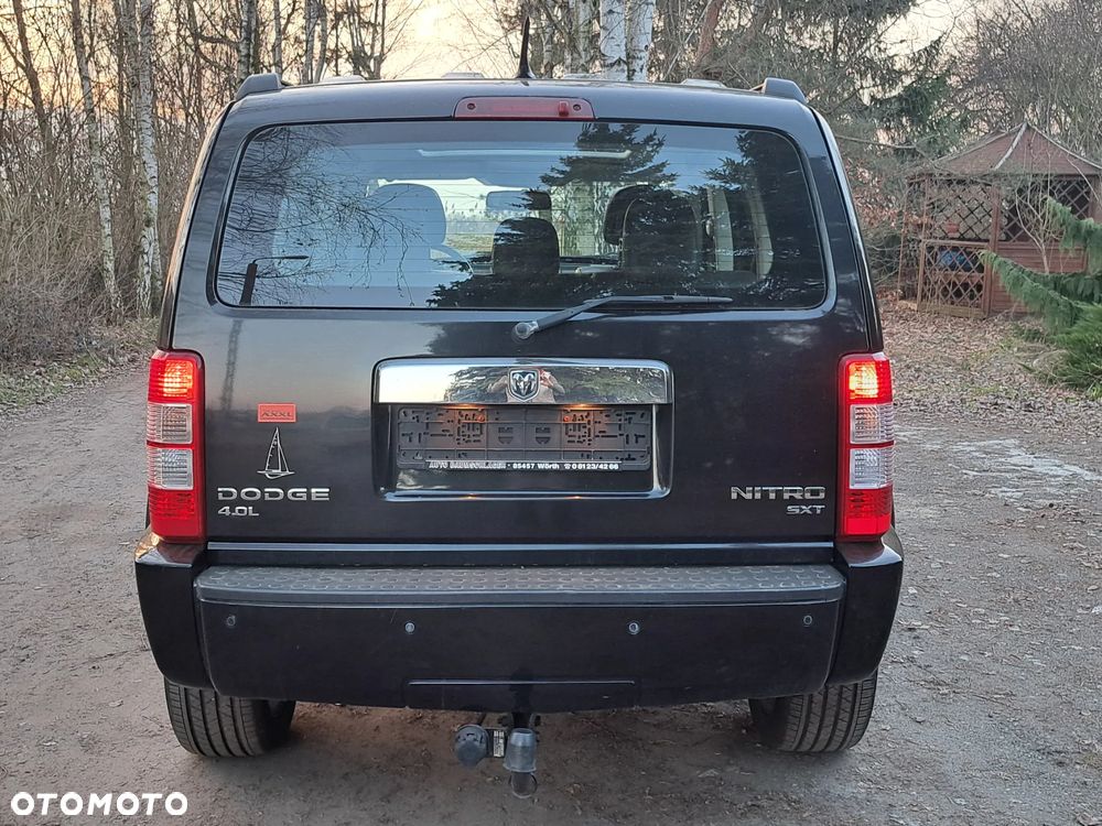 Dodge Nitro 4.0 V6 RT - 18