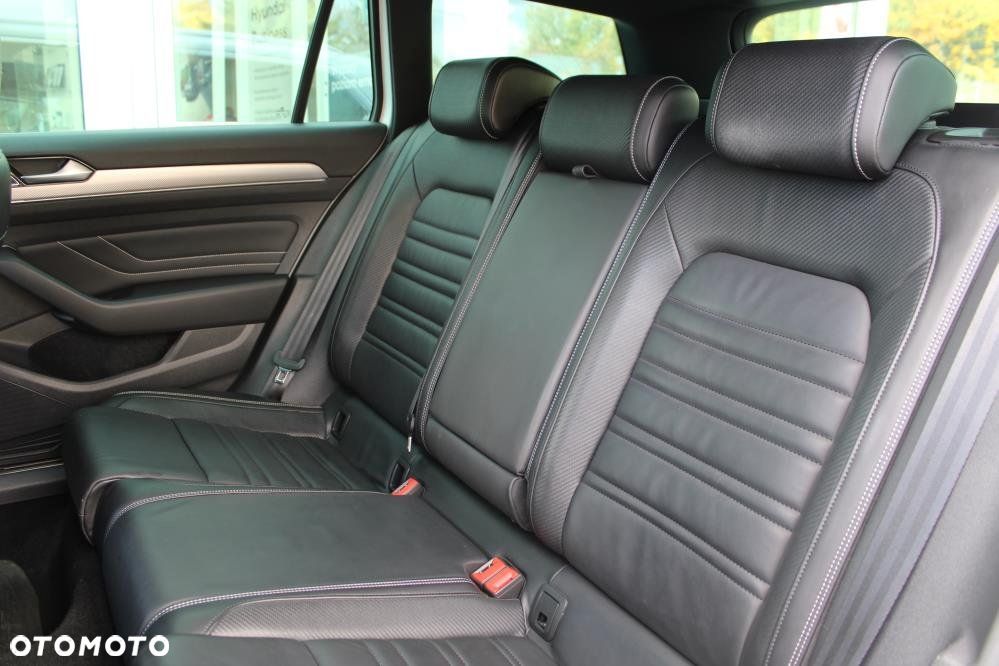 Volkswagen Passat - 12