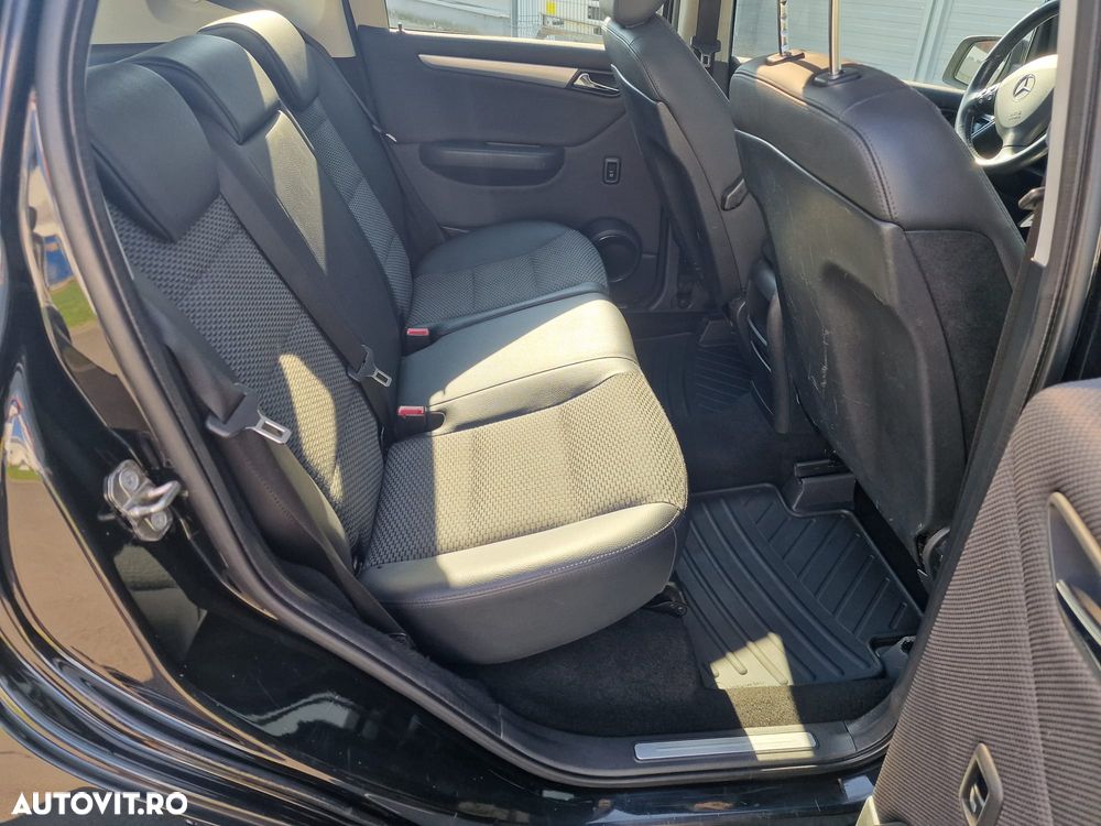 Mercedes-Benz A 180 - 12