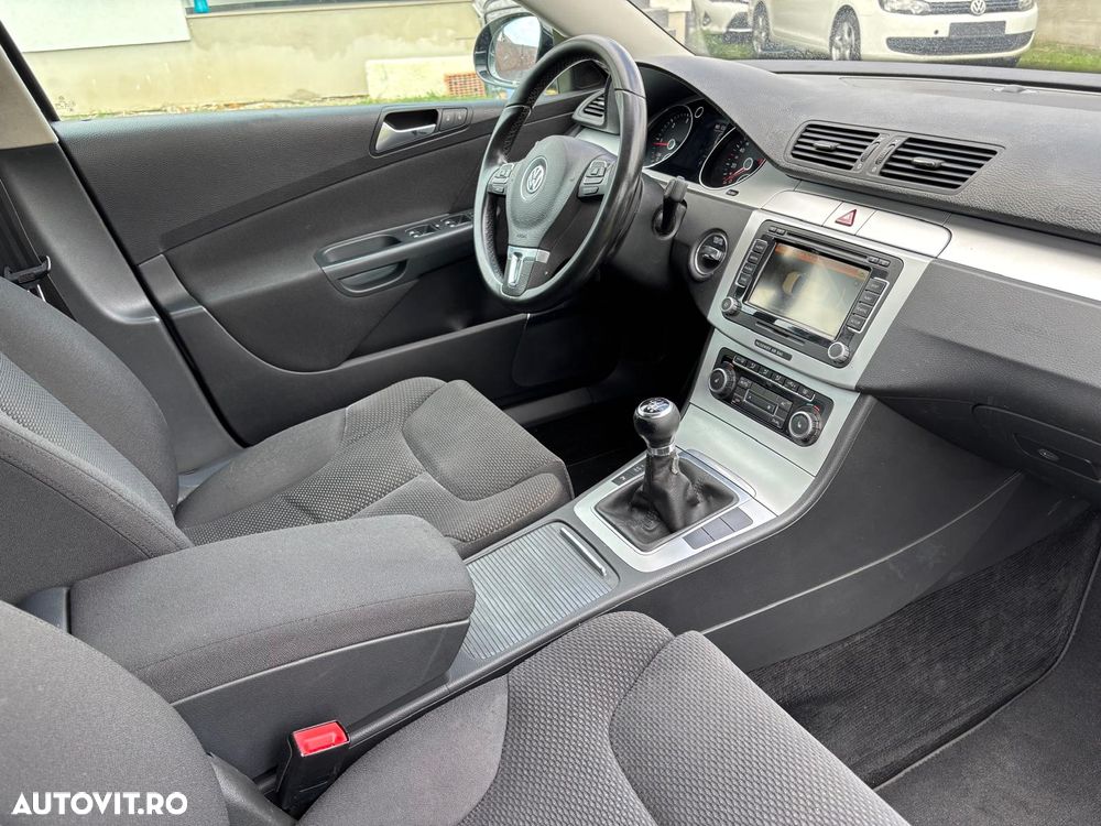 Volkswagen Passat - 10