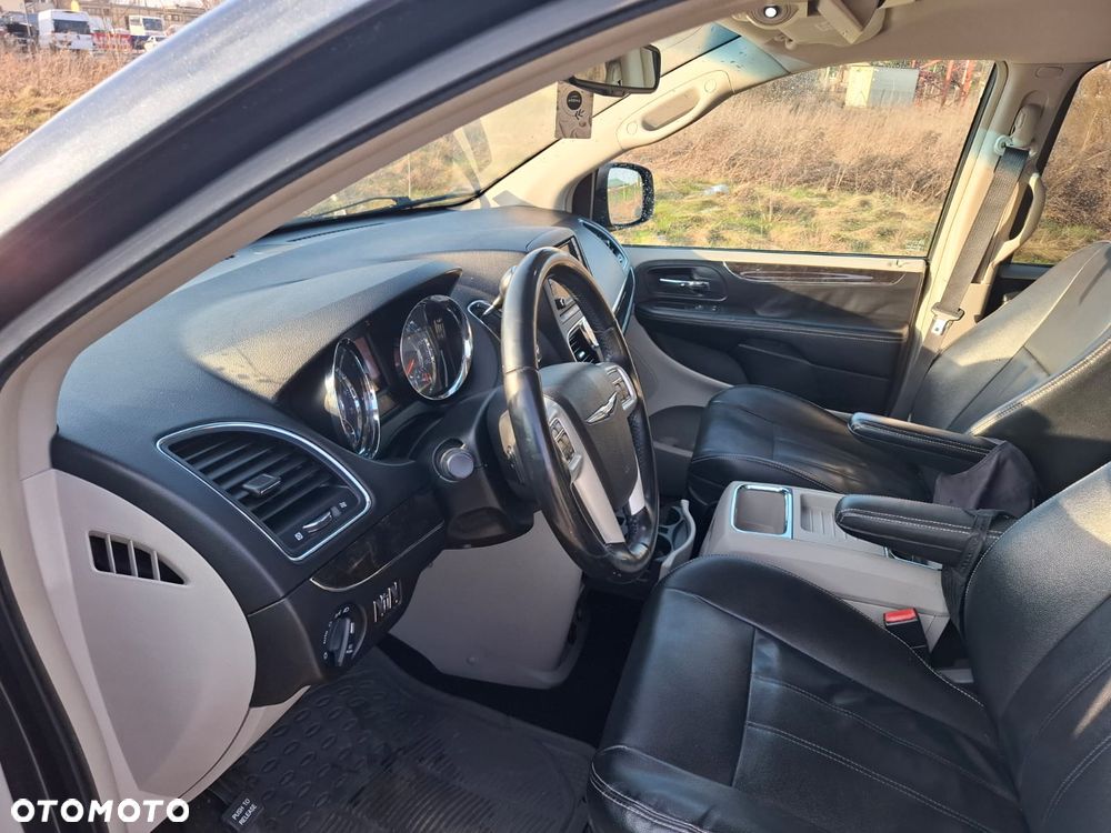 Chrysler Town & Country 3.6 Touring - 7