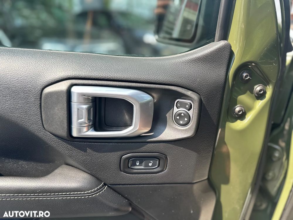 Jeep Wrangler 2.0 4xe AT8 PHEV Sahara - 11
