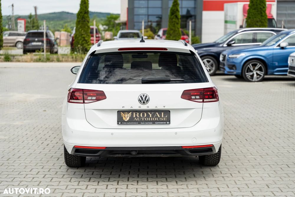 Volkswagen Passat 2.0 TDI DSG Comfortline - 11