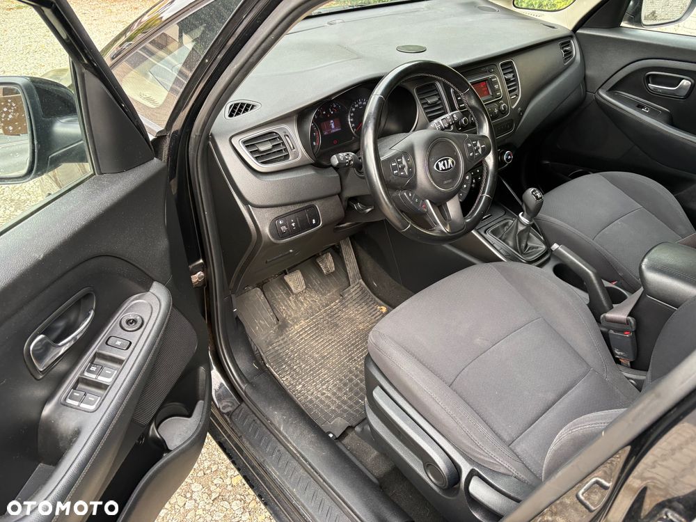 Kia Carens - 14